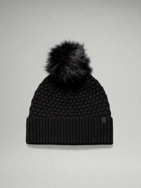 Lululemon bubble knit Pom beanie